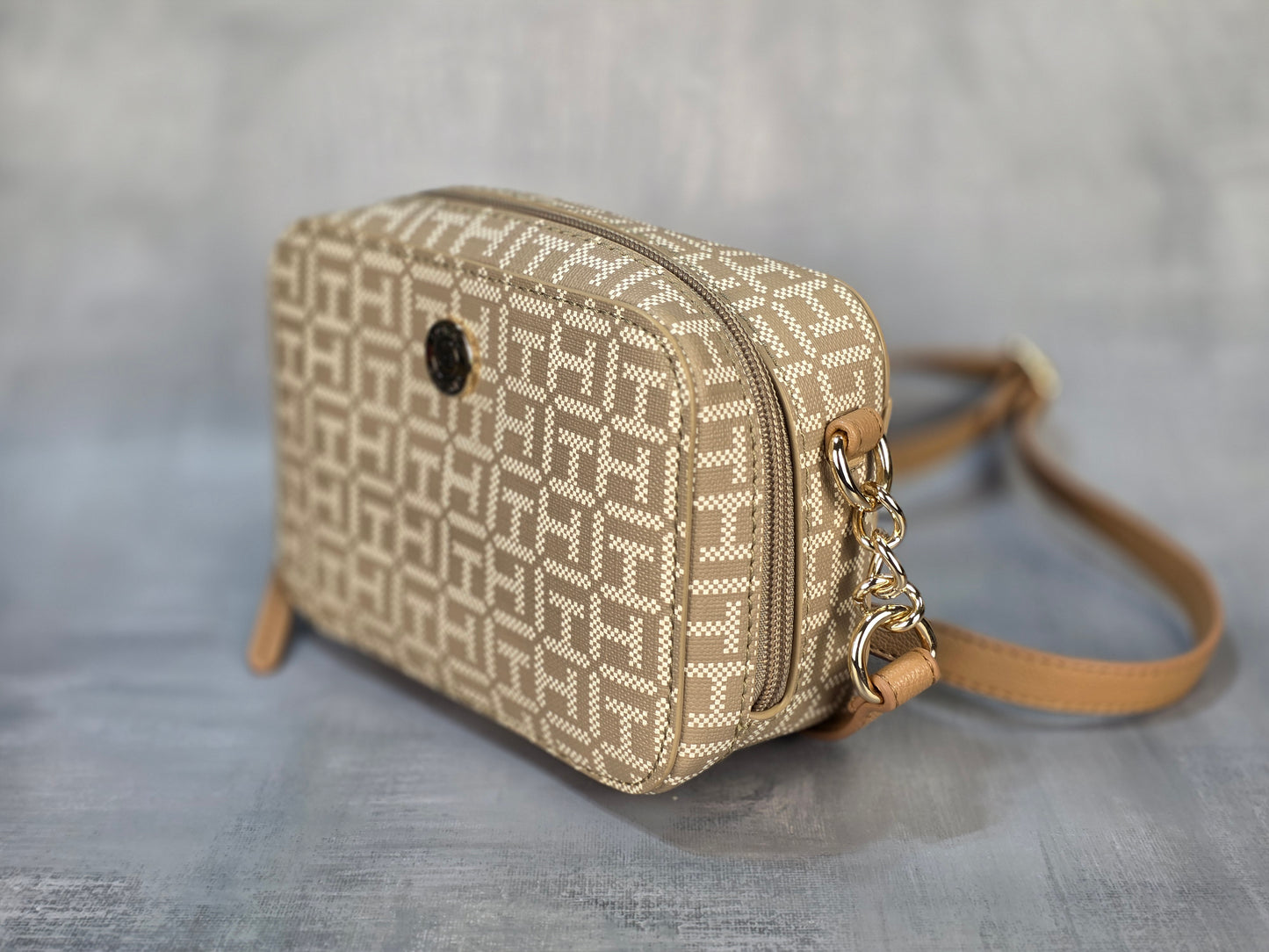 Tommy Hilfiger Shay II Natural Medium